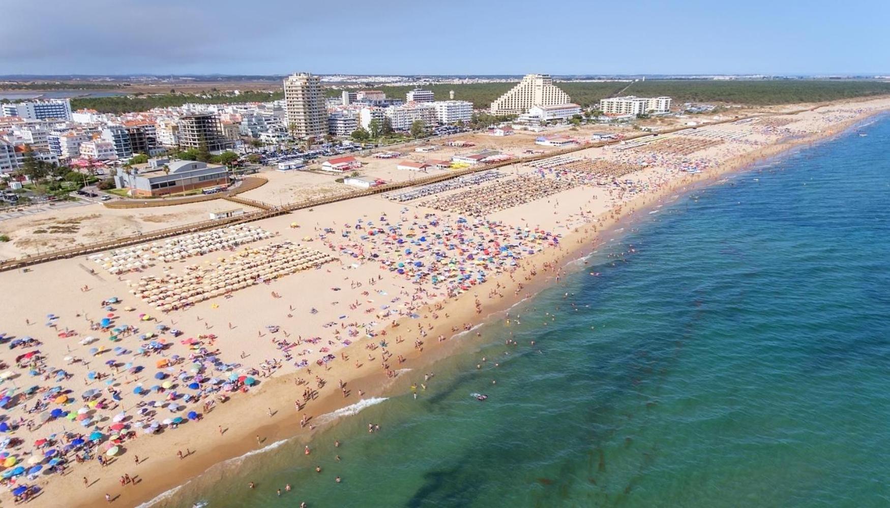 Casa Pe Da Praia Monte Gordo Eksteriør billede